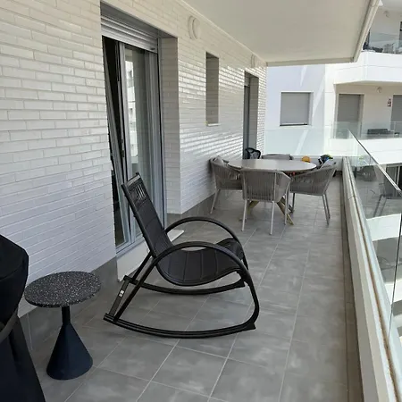דירה Spacious And Bright Only In August - Espacioso Y Luminoso Disponible Solo En Agosto מארבלה