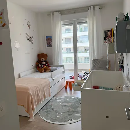 Spacious And Bright Only In August - Espacioso Y Luminoso Disponible Solo En Agosto * מארבלה