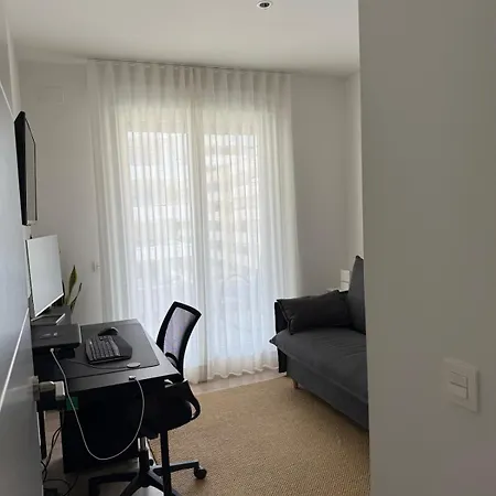 Apartment Spacious And Bright Only In August - Espacioso Y Luminoso Disponible Solo En Agosto